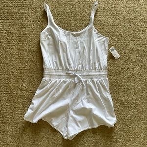 NWT Abercrombie travel romper in white size L